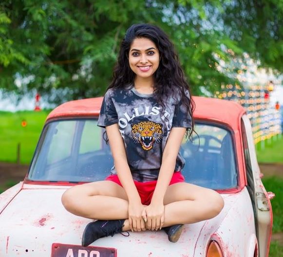 Divi vadthya Boss Telugu 4 Contestant Bio, Wiki, Photos, Cast and interesting facts