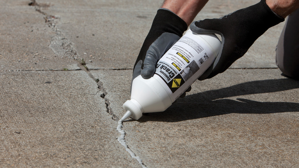 Say Goodbye to Cracked Driveways: Tips for Using Blacktop Filler Effectively